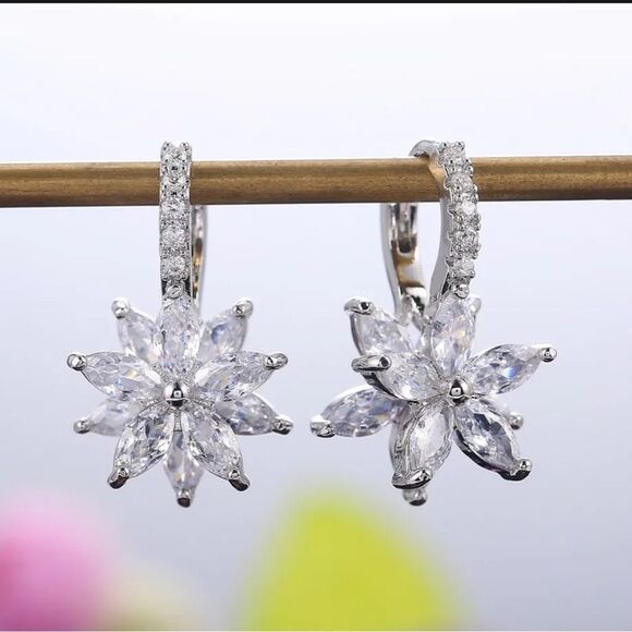 🌸18k White Gold Filled  Lilly Stargazer zircon C Hoop Earrings - Picture 7 of 17